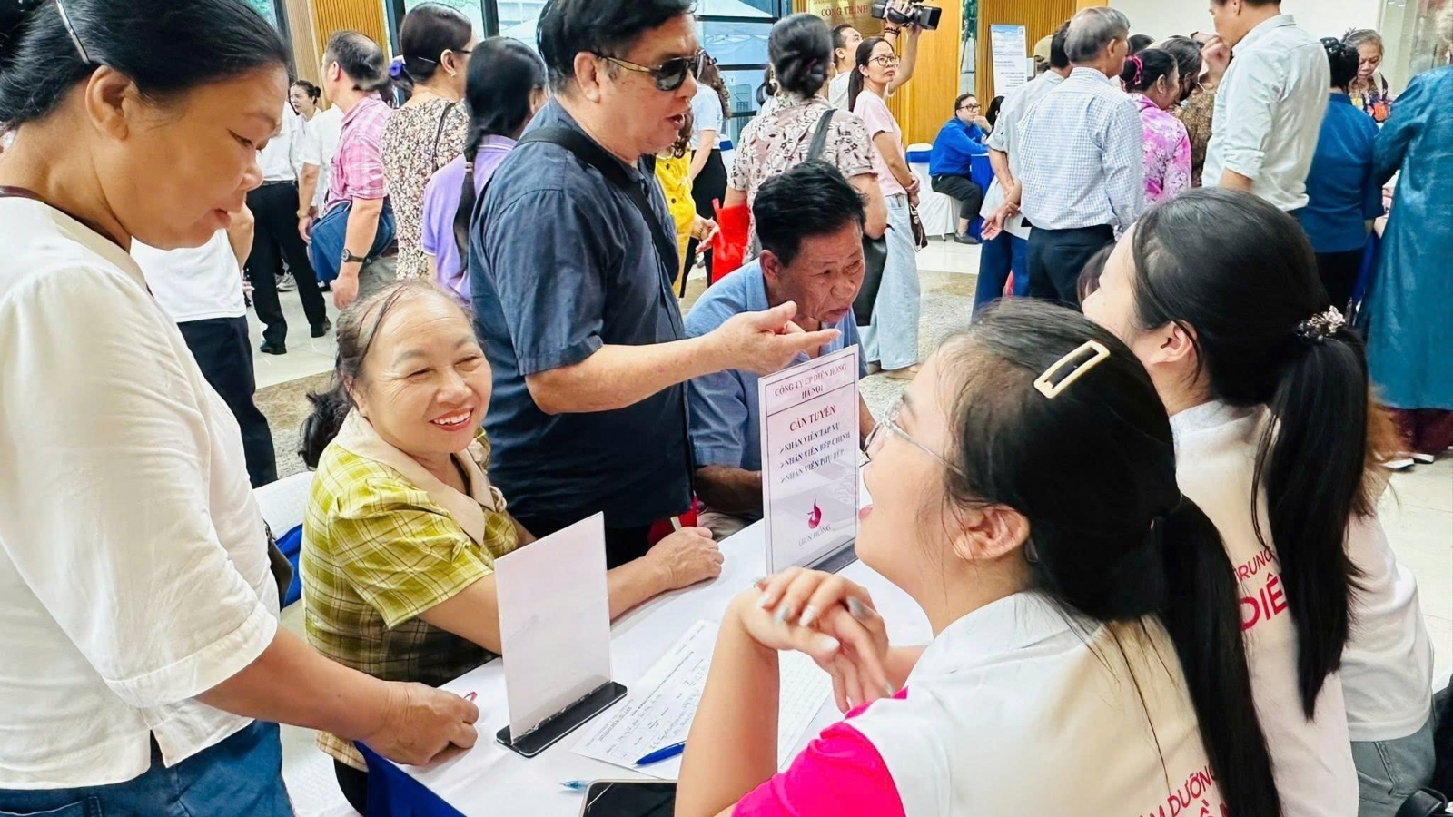 Tư vấn, giới thiệu việc làm cho người cao tuổi