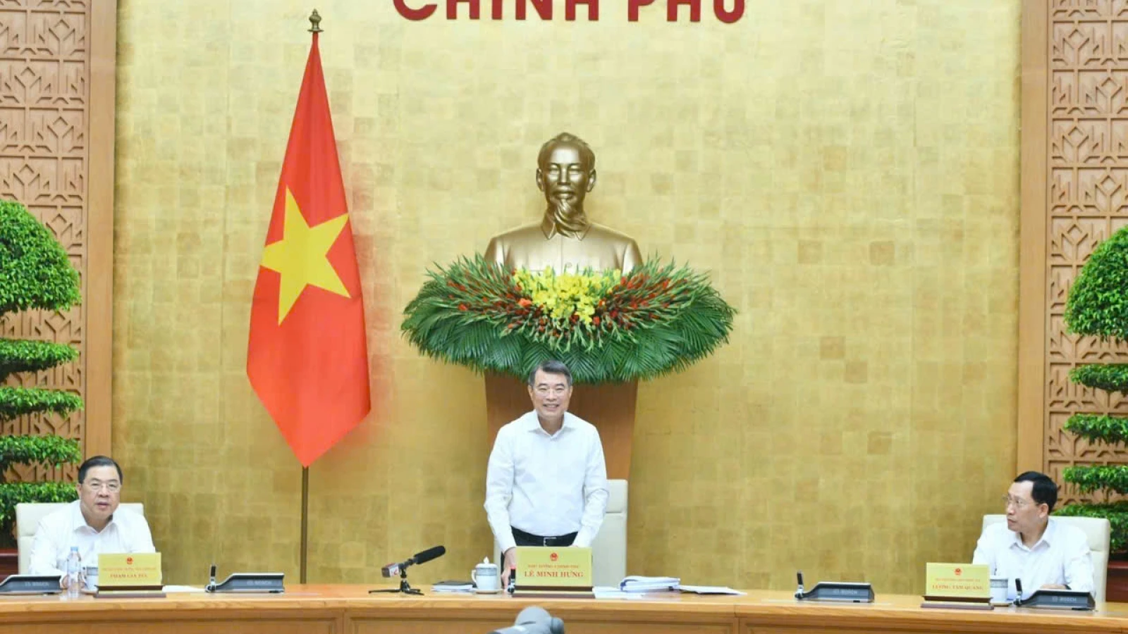 Thủ tướng: Thúc đẩy tăng trưởng theo đúng kịch bản đề ra và giữ vững ổn định vĩ mô