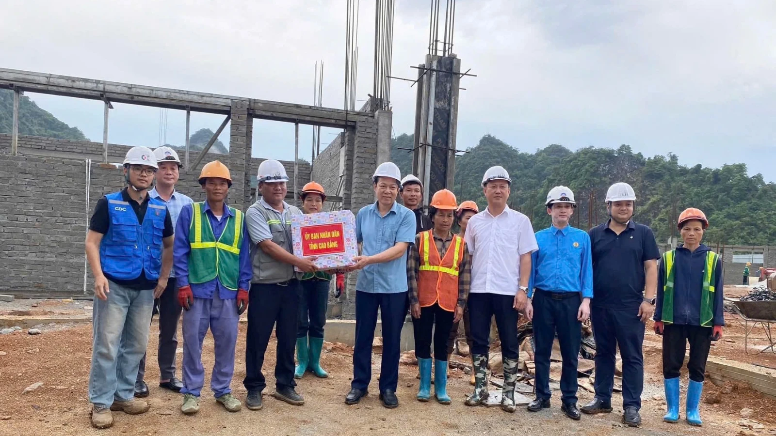 Cao Bằng quyết tâm hoàn thành 11 trường nội trú trước năm học mới