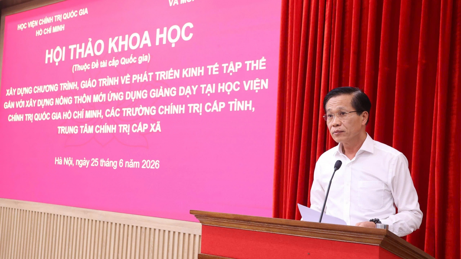 Xây dựng giáo trình về phát triển kinh tế tập thể gắn với xây dựng nông thôn mới