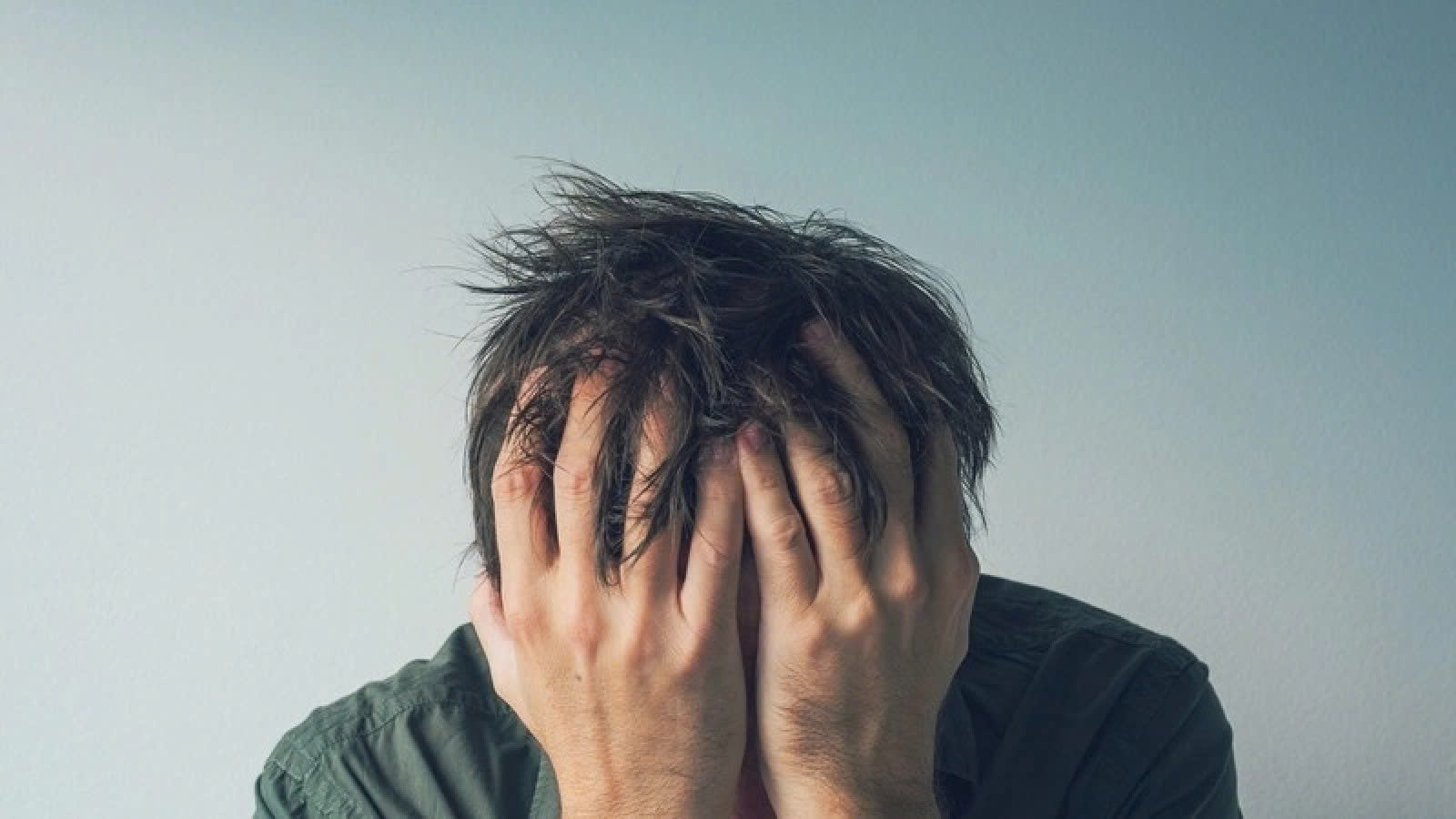 Nhiều lần chị họ bên nhà vợ đi quá giới hạn, tôi không thể tiếp tục làm ngơ