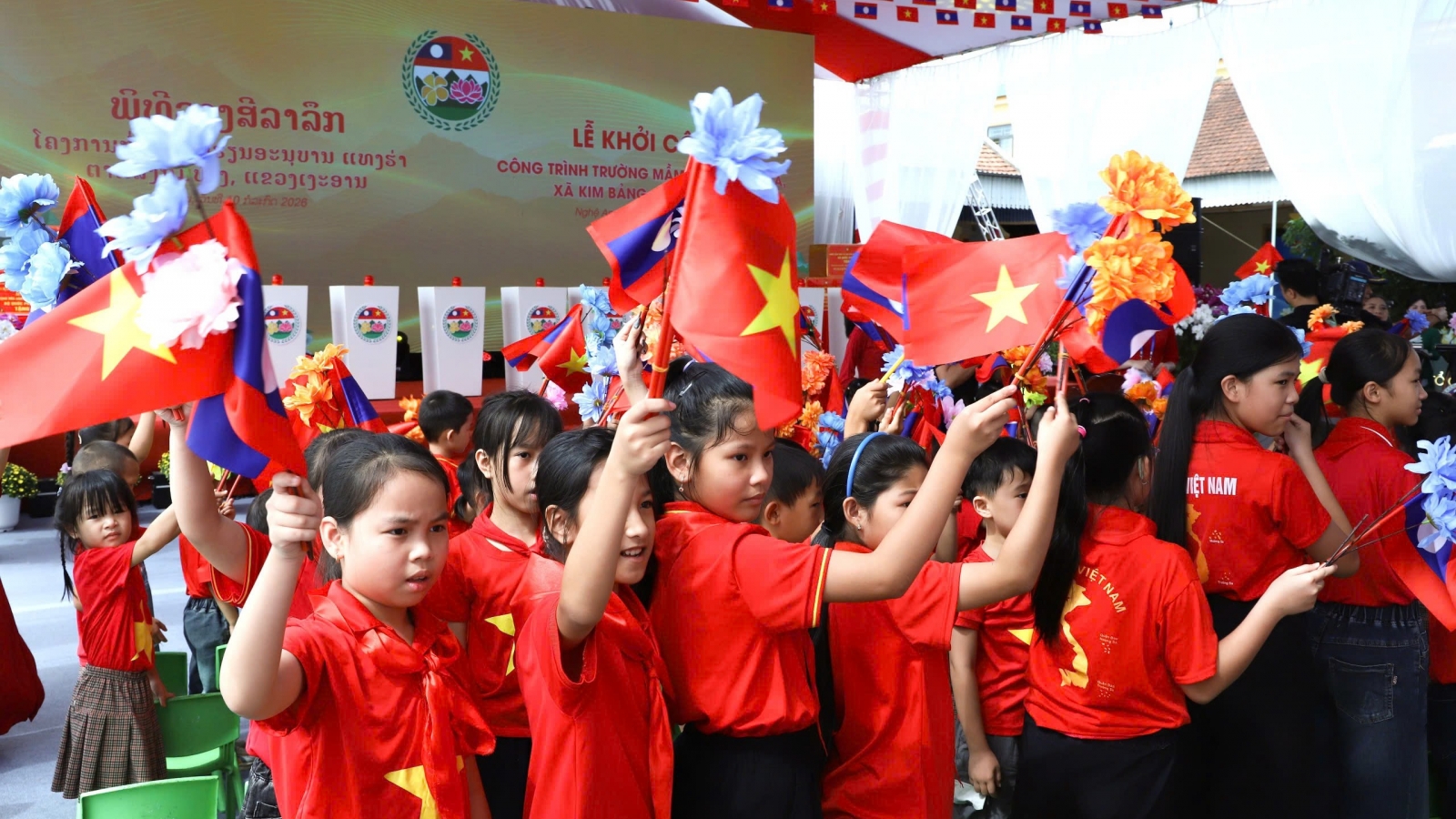 Rộn ràng không khí Giao lưu hữu nghị quốc phòng biên giới Việt Nam-Lào 2026