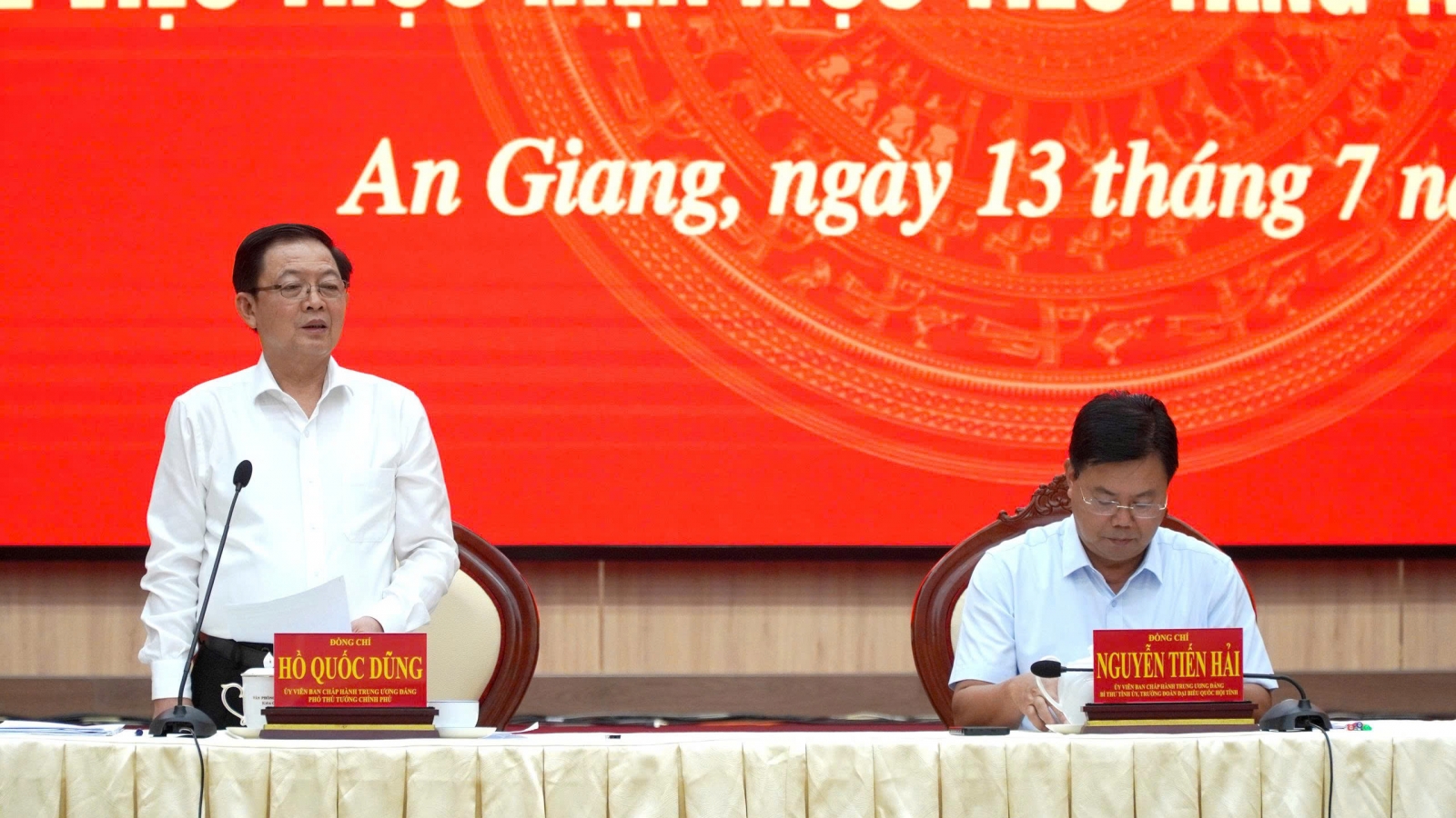 Phó Thủ tướng Hồ Quốc Dũng làm việc với An Giang về mục tiêu tăng trưởng 2 con số