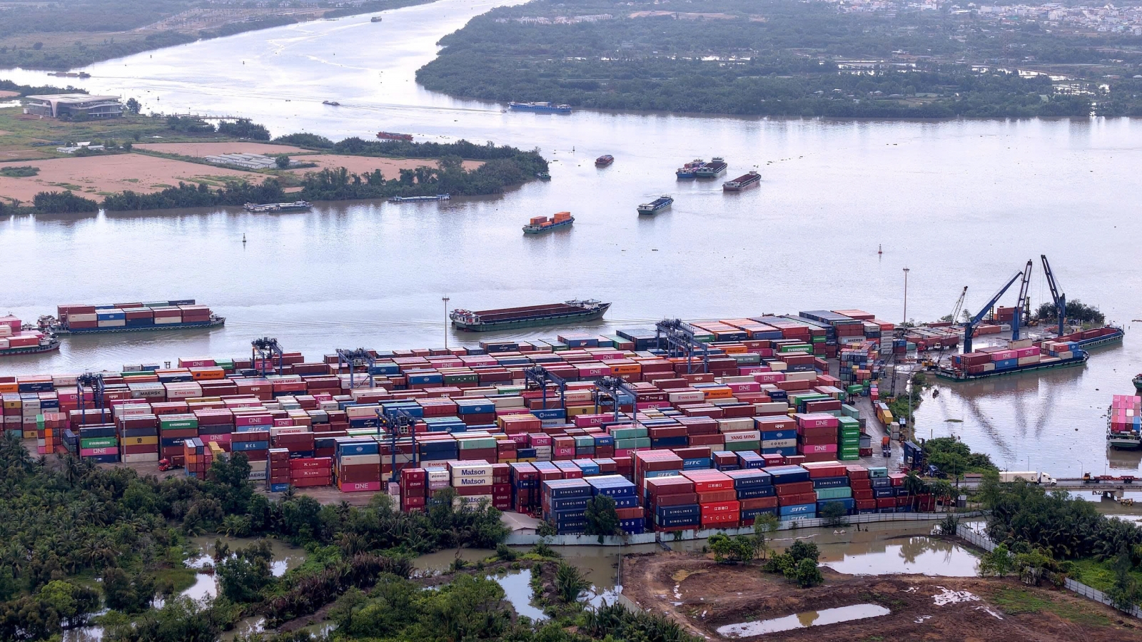 Bỏ tư duy địa giới, mở hành lang cảng biển đón FDI thế hệ mới
