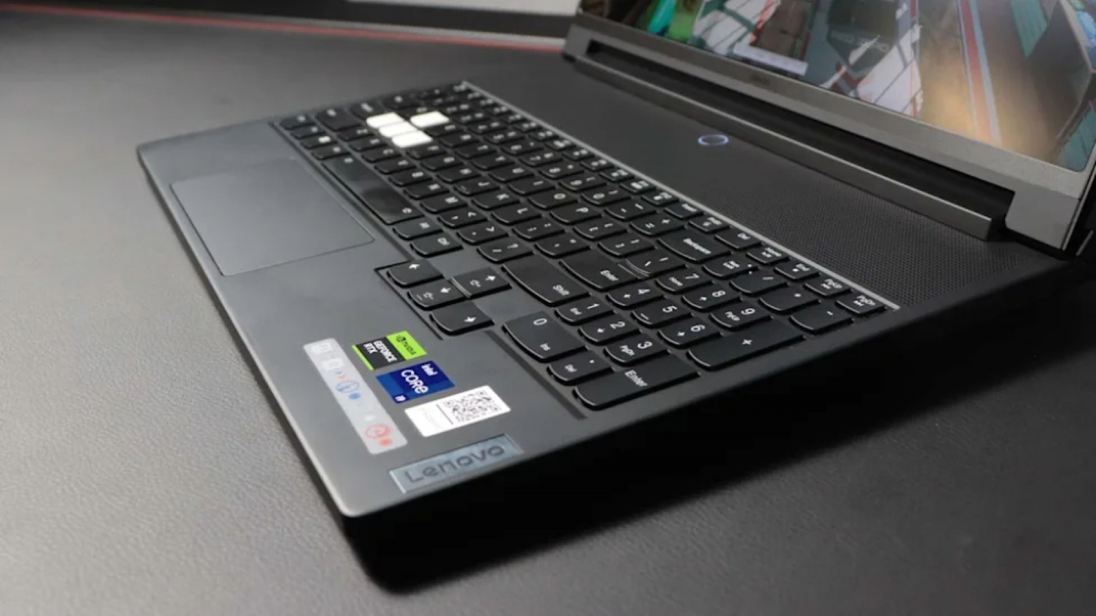 SSD do Trung Quốc sản xuất lần đầu xuất hiện trên laptop Lenovo bán toàn cầu