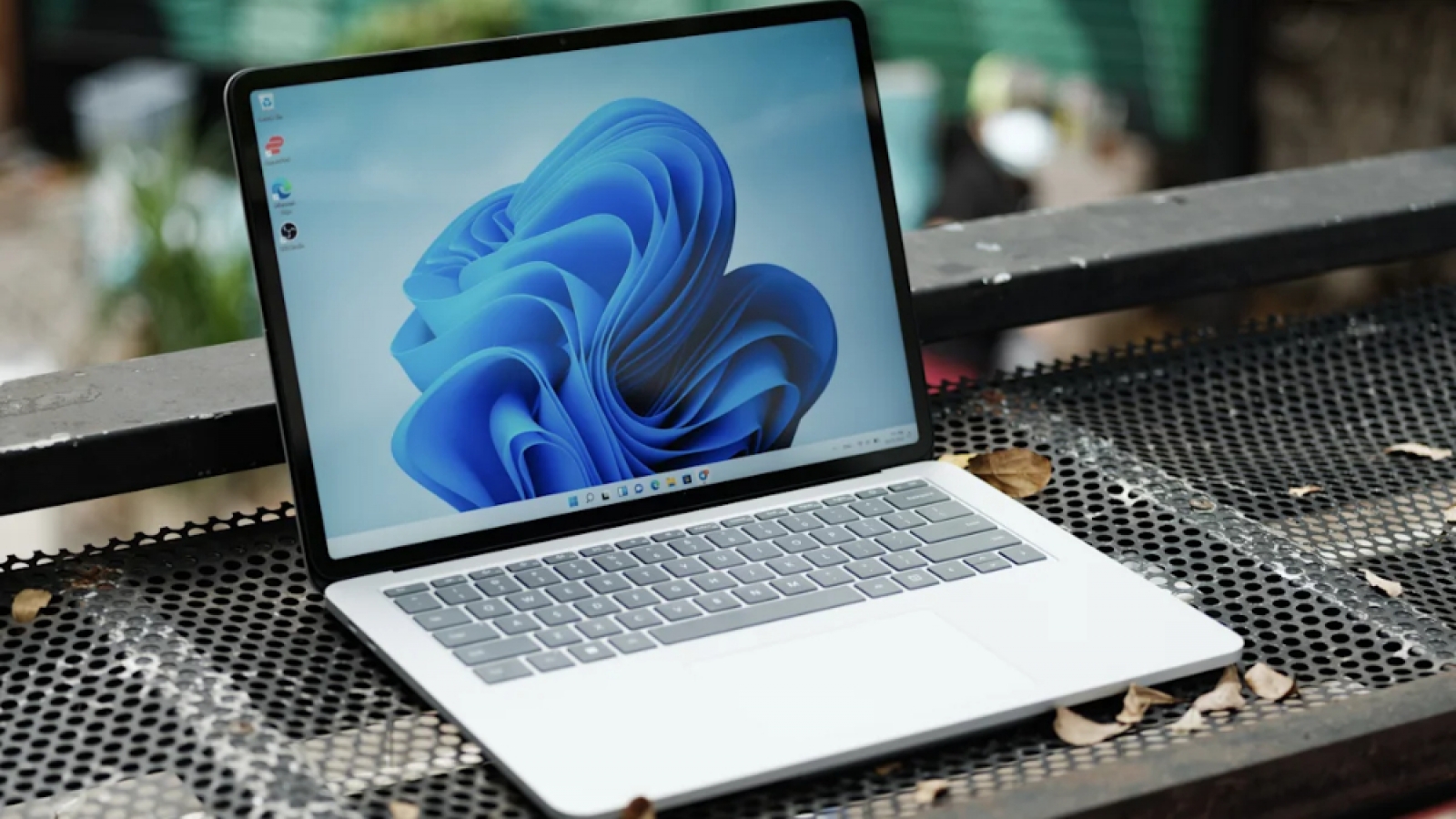 Microsoft vừa vá 570 lỗ hổng trong Windows