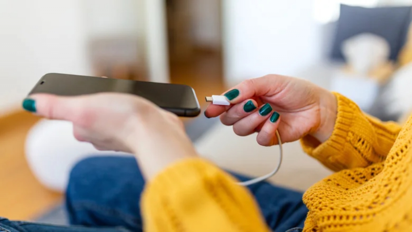 Cáp sạc USB-C giá rẻ có thực sự gây hại cho điện thoại?