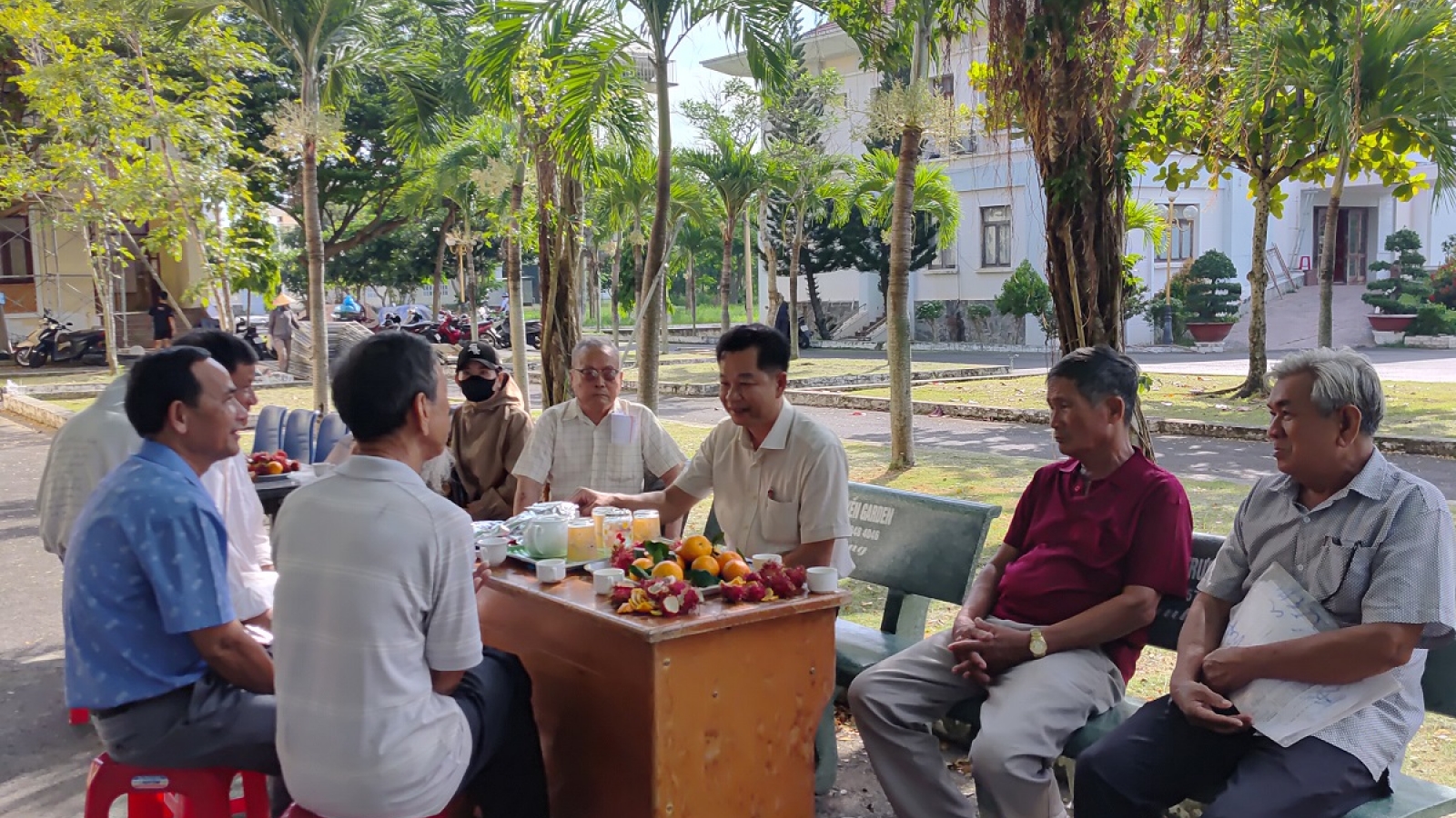 "Cà phê sáng" ở Lâm Đồng và chuyện gỡ vướng cho dân