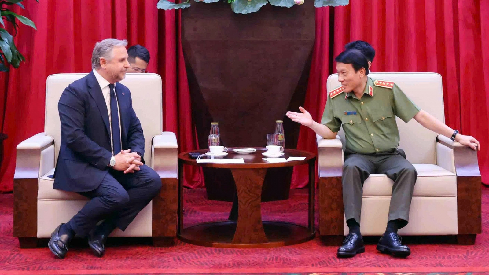 Bộ trưởng Bộ Công an Lương Tam Quang tiếp Phó Chủ tịch cấp cao Tập đoàn Leonardo
