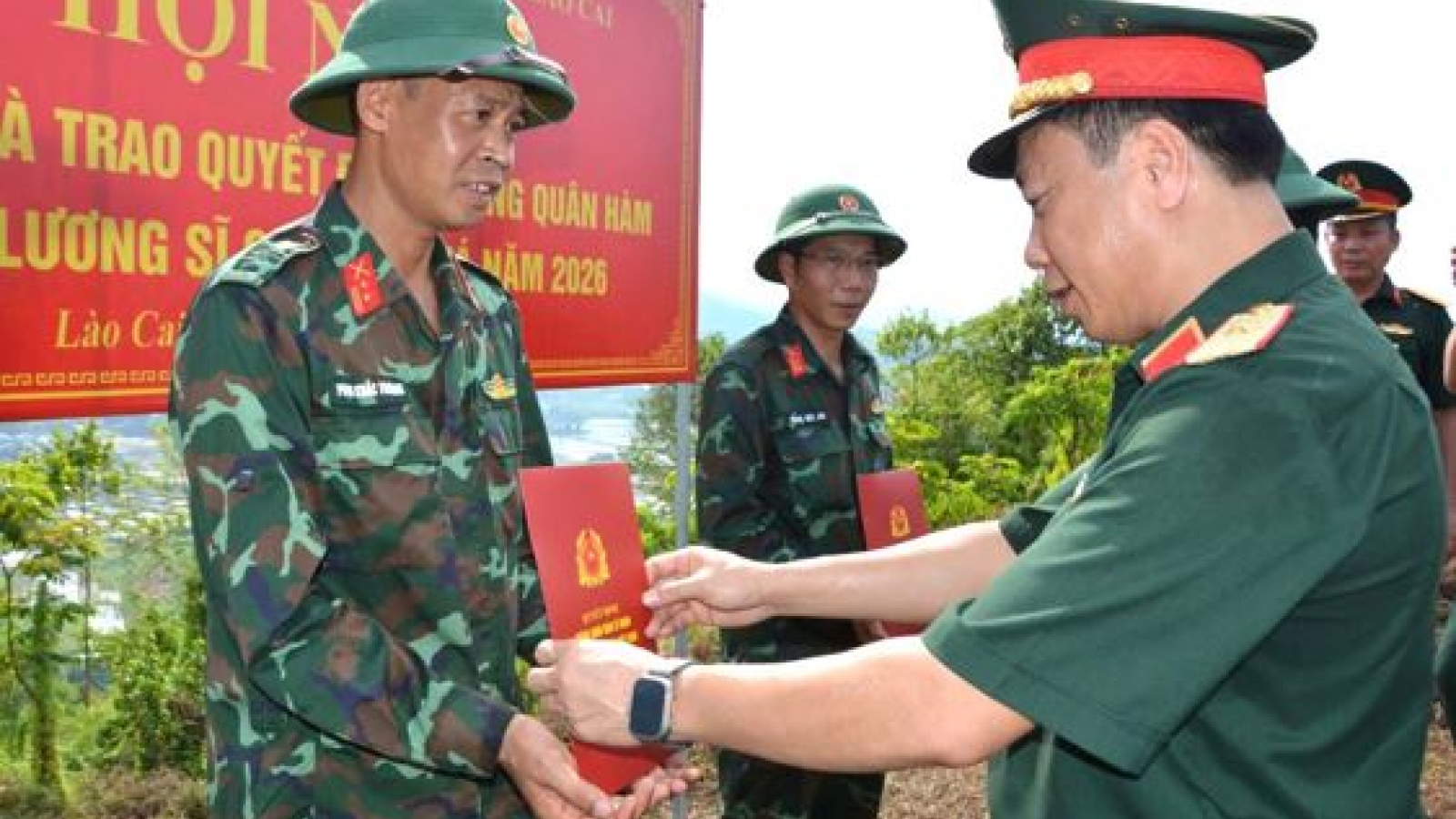 Tri ân người có công góp phần toả sáng phẩm chất “Bộ đội Cụ Hồ”
