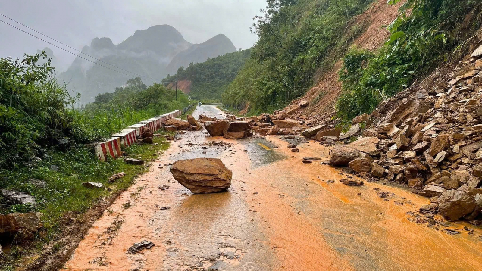 Thời tiết hôm nay 18/7: Mưa lớn ở vùng núi và trung du Bắc Bộ
