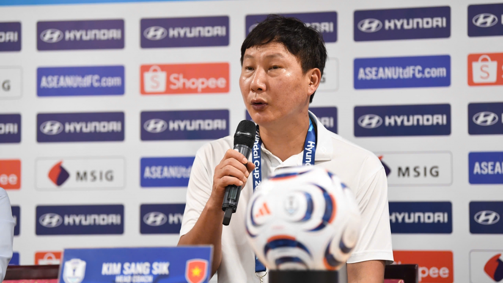 Toàn cảnh: Họp báo sau trận đấu Việt Nam 0-0 Singapore