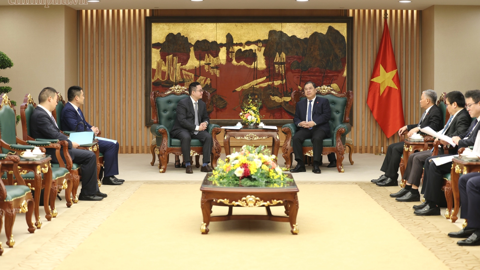 Phó Thủ tướng Thường trực  tiếp Chủ tịch Tập đoàn Khoa học kim loại Yongjin