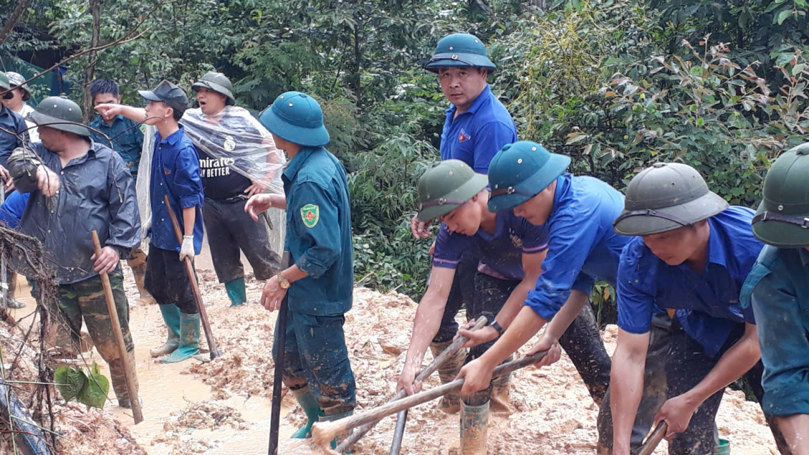 Lào Cai nỗ lực khắc phục giao thông, ổn định đời sống sau mưa lũ
