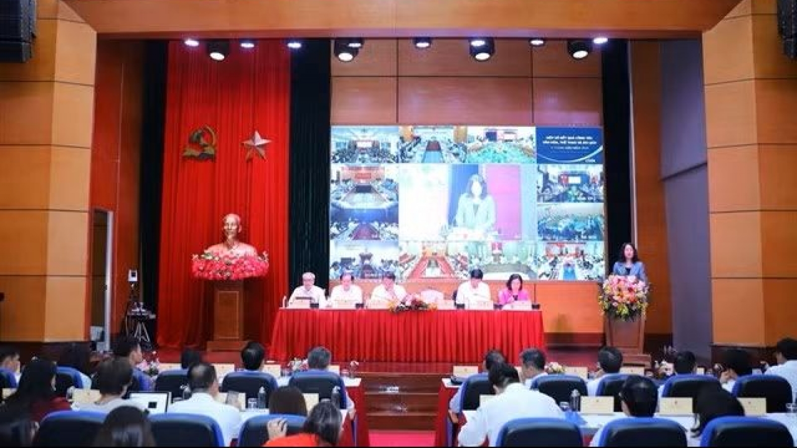 Tourism sets out tasks for second half to realise goal of leading economic sector