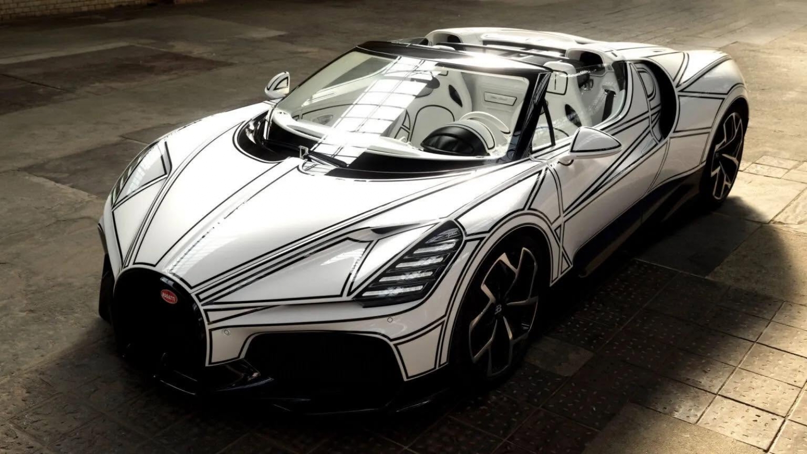 Chiêm ngưỡng siêu xe Bugatti độc bản "xương bằng sứ" có 1-0-2 trên thế giới