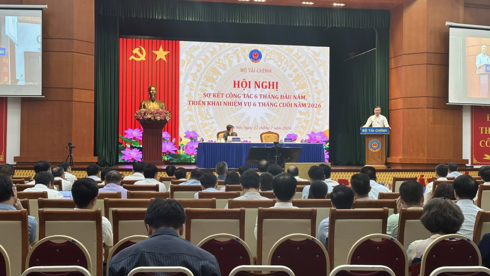 Bộ Tài chính giảm gần 3.600 đầu mối, dồn lực cho mục tiêu tăng trưởng hai con số