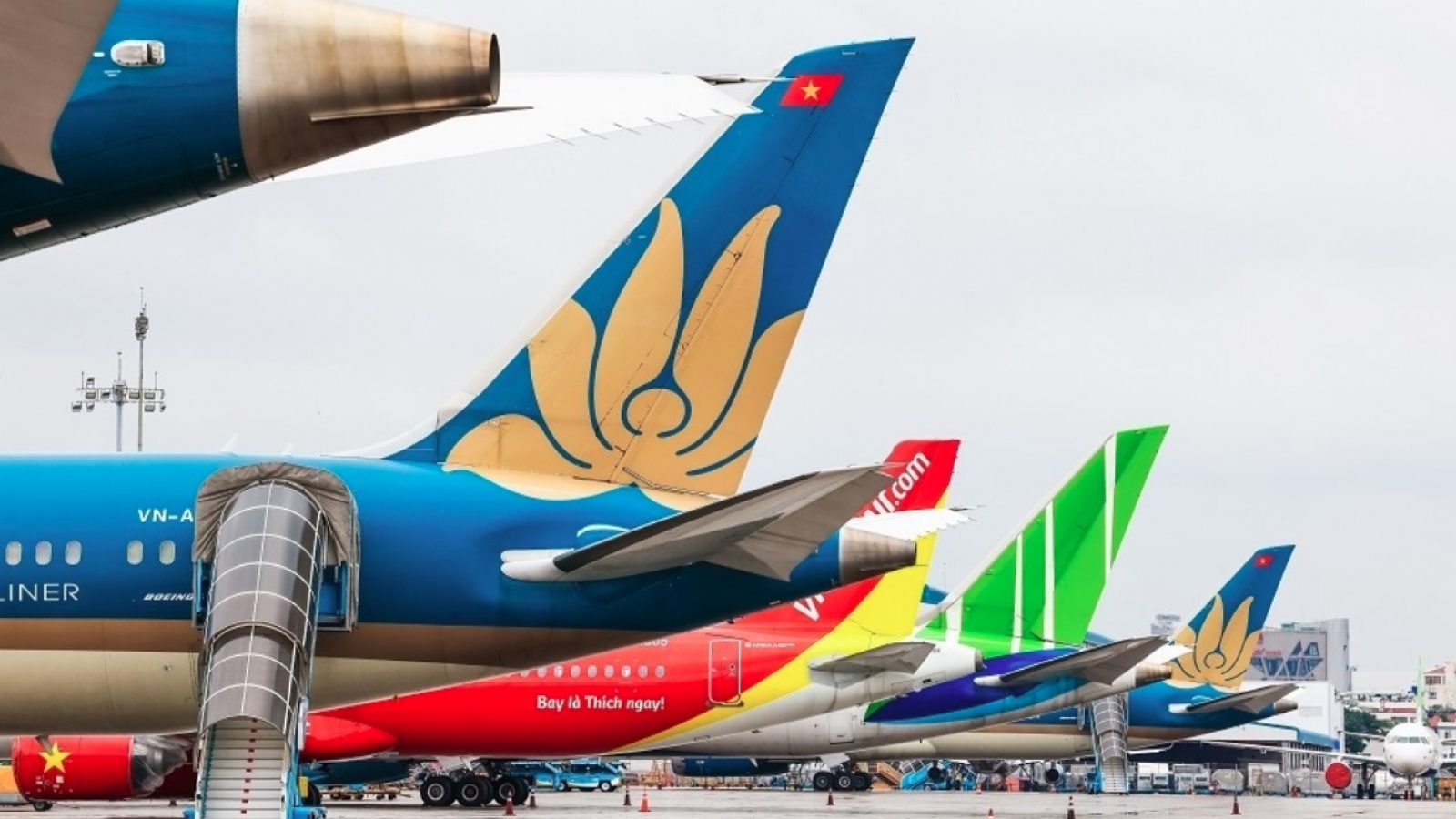 Almost 25% of Vietnam flights depart late during June summer peak