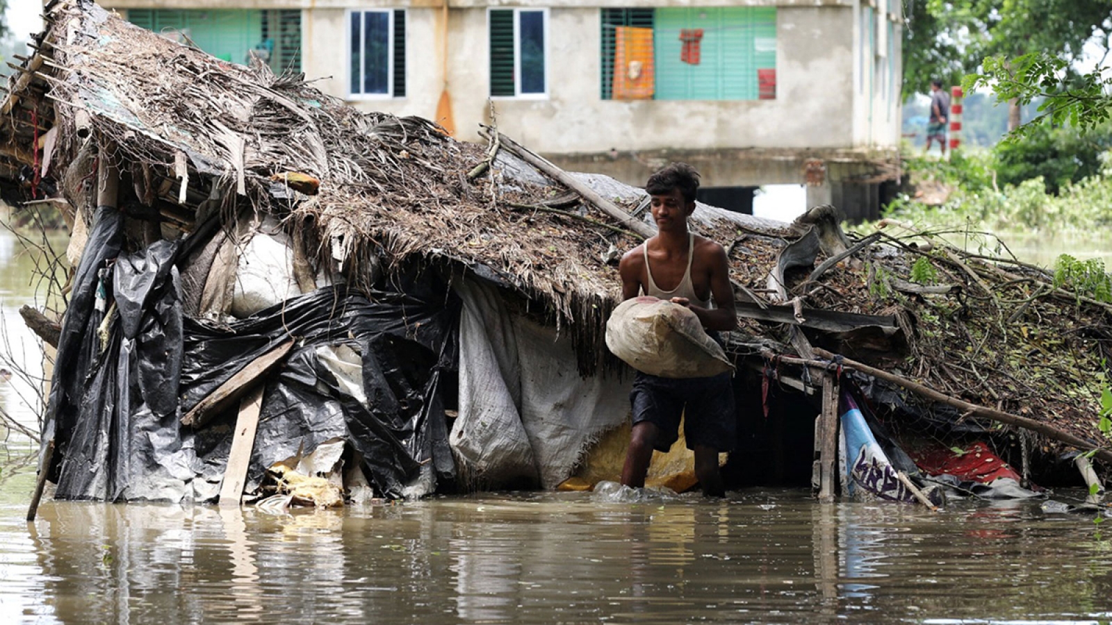 Mưa lớn và lũ quét tại Bangladesh khiến 51 người thiệt mạng