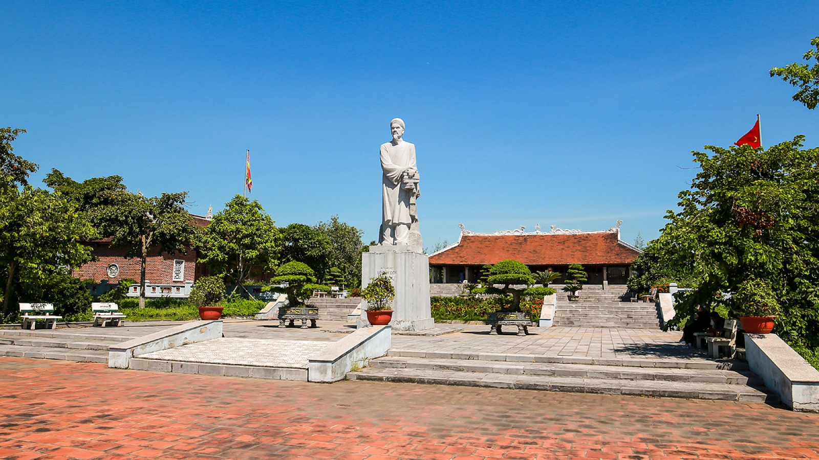 Gần 200 tư liệu, hiện vật tại triển lãm Di sản của Danh nhân văn hóa Lê Quý Đôn
