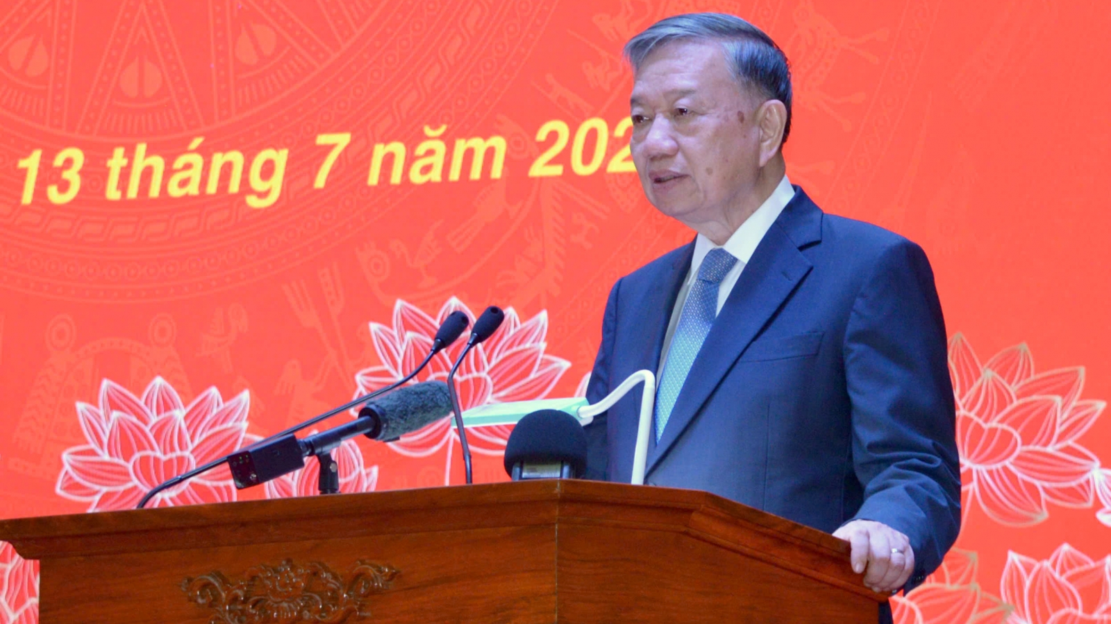 Chuyển mạnh từ tư duy quản lý phạm nhân sang quản trị quá trình cải tạo con người