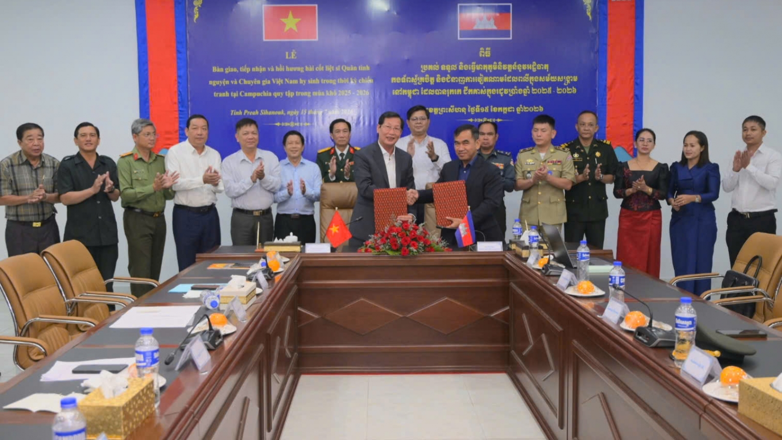 Bàn giao, tiếp nhận hài cốt liệt sĩ quân tình nguyện và chuyên gia Việt Nam