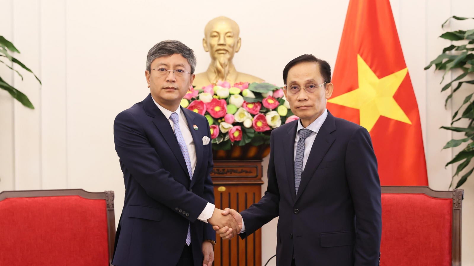 Bộ trưởng Ngoại giao Lê Hoài Trung tiếp Đại sứ Ấn Độ tại Việt Nam