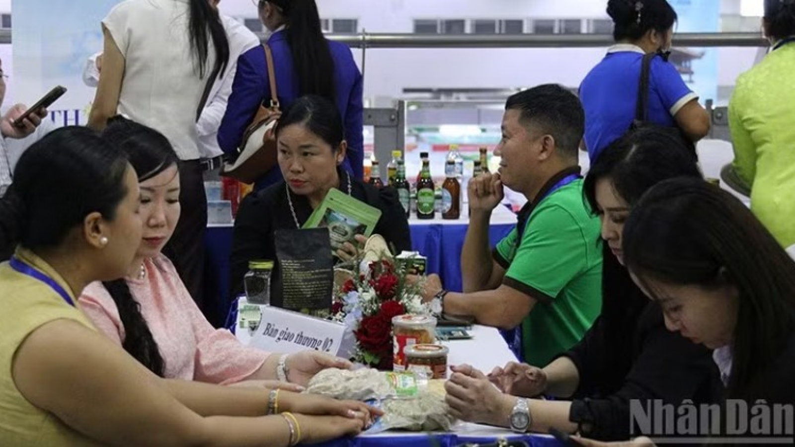 Vietnam-Laos bilateral trade heads toward strategic US$10 billion milestone