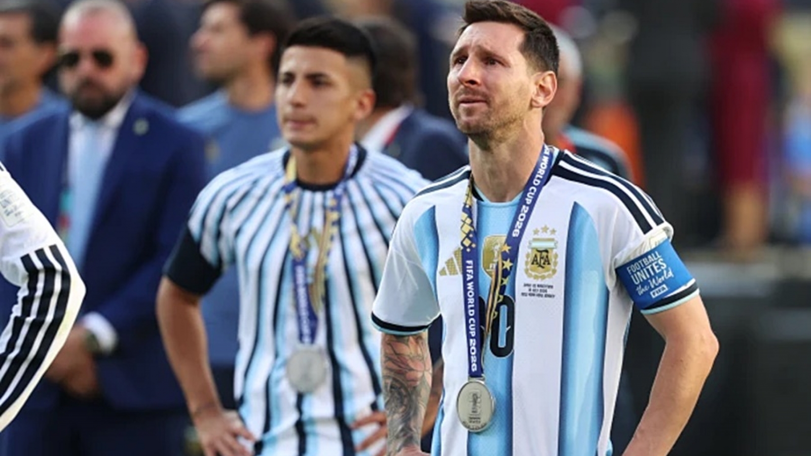 Messi và cổ động viên thừa nhận đội Tây Ban Nha chơi hay hơn
