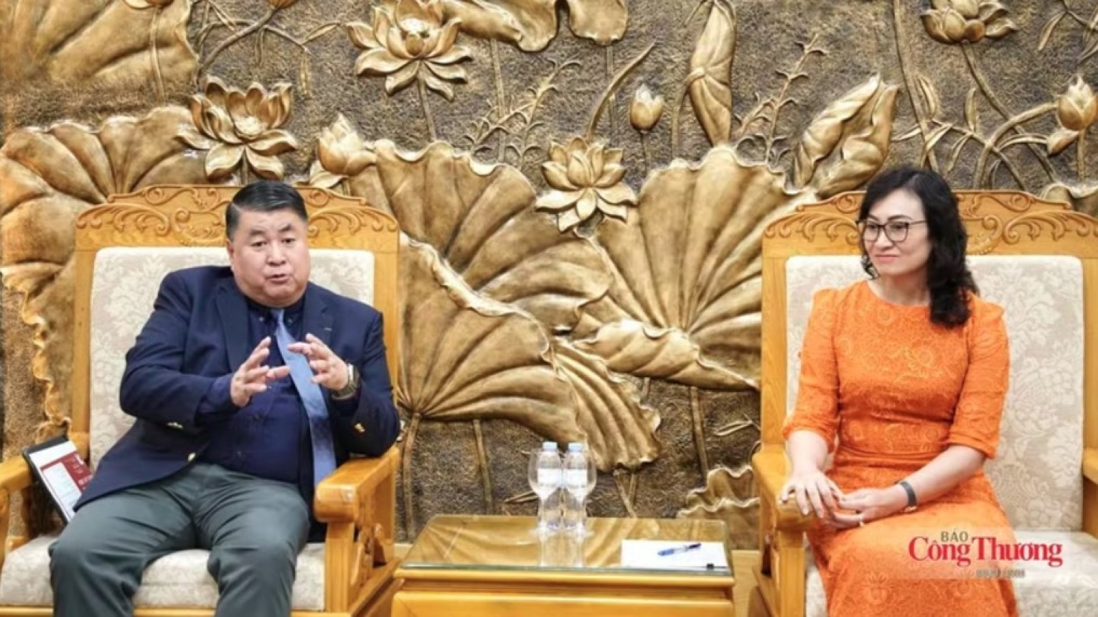 MoIT, Central Retail boost cooperation to promote Vietnamese goods globally