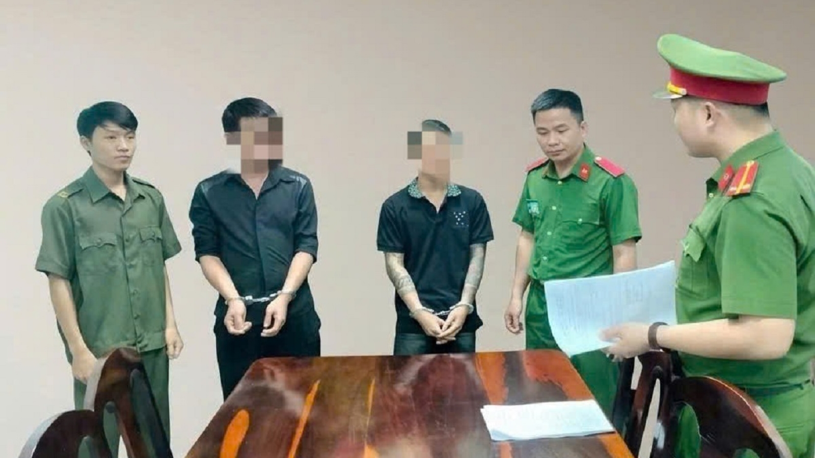 Bắt quả tang nhóm cá độ bóng đá qua nền tảng mạng xã hội ở Lâm Đồng