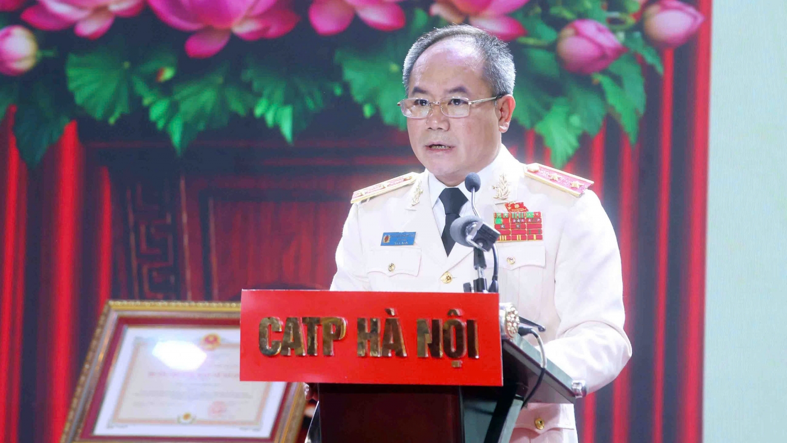 Công an TP Hà Nội vinh dự đón nhận Huân chương Bảo vệ Tổ quốc hạng Nhất
