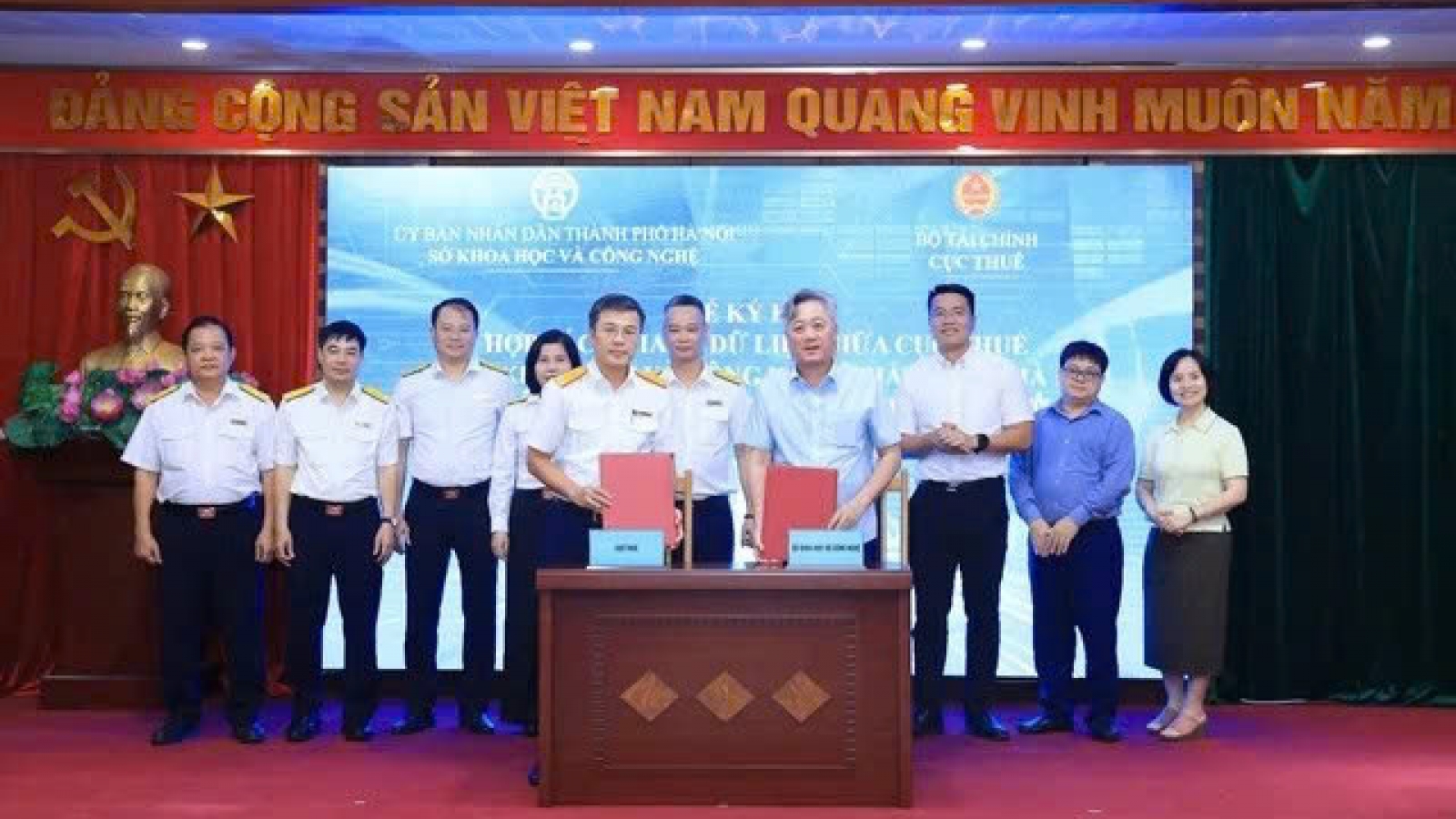 Cục Thuế phối hợp hỗ trợ cá nhân, hộ kinh doanh kê khai thuế trên ứng dựng iHanoi
