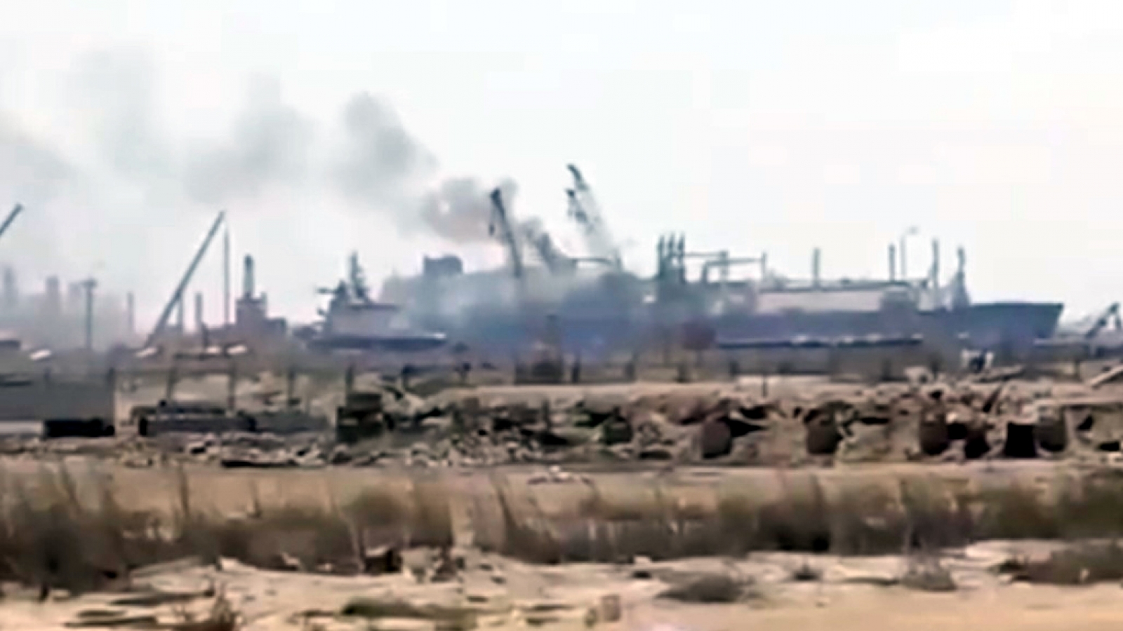 Cơ sở khí đốt của Ai Cập bị cháy, nghi do bị UAV tập kích