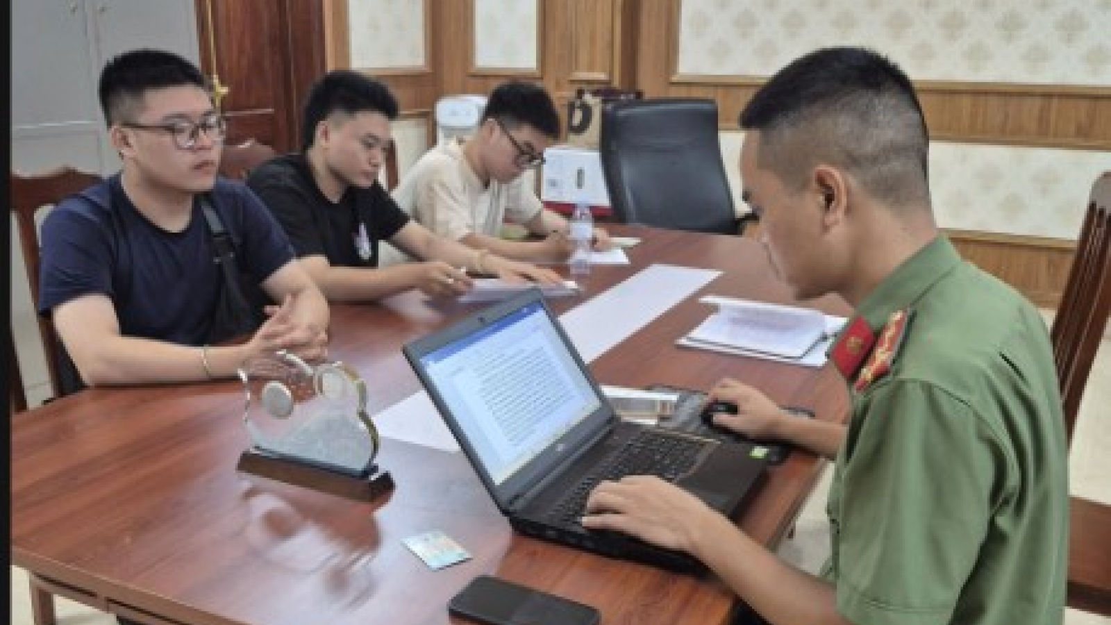 Xác minh vụ đăng clip phản cảm về tìm kiếm, quy tập hài cốt liệt sĩ