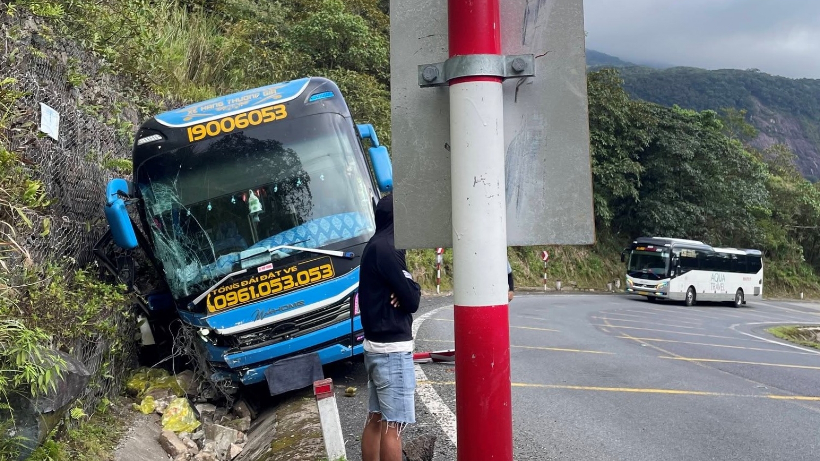 Tình hình sức khỏe của nạn nhân vụ xe khách lao vào vách núi ở đèo Khánh Lê