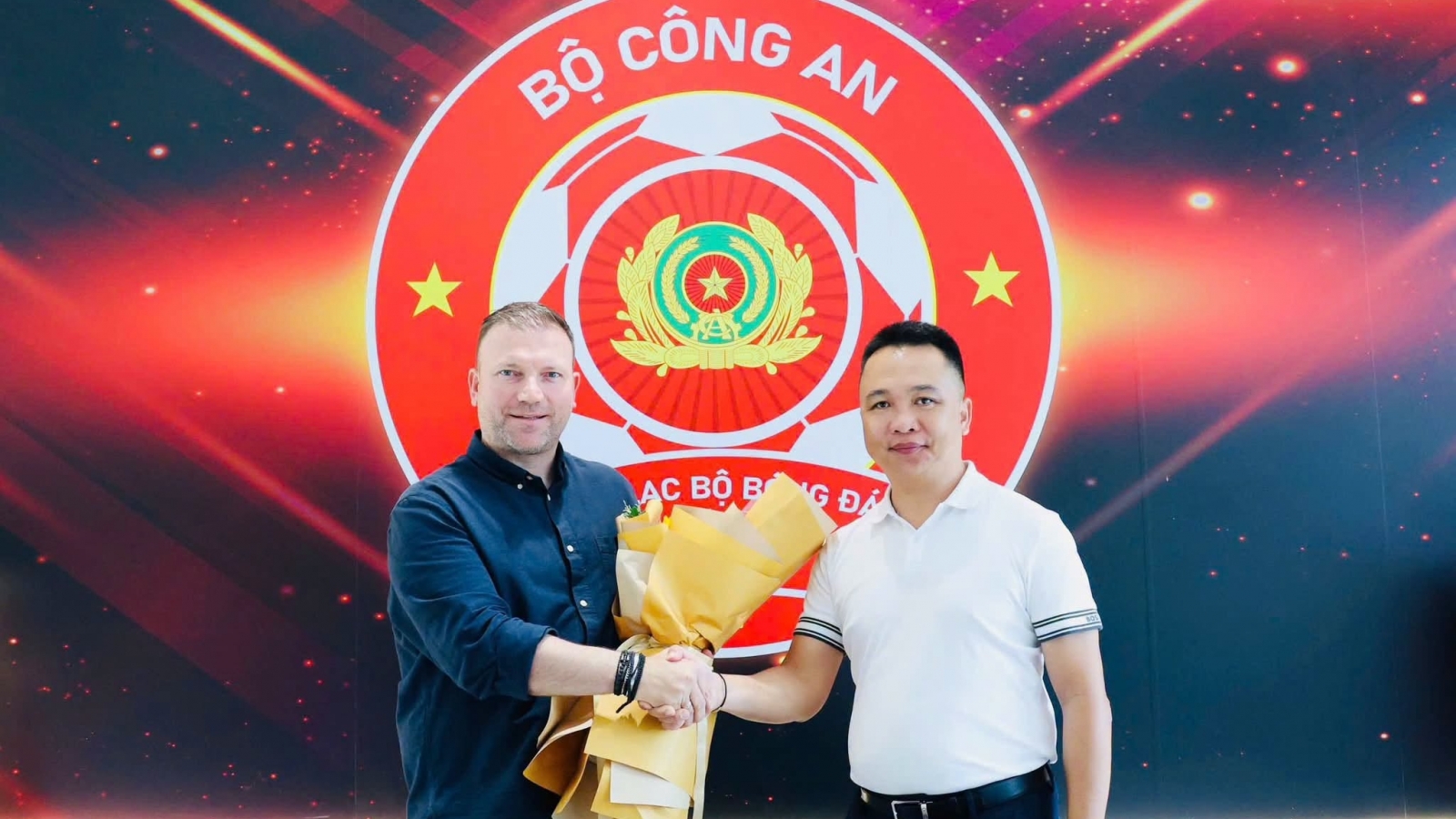 Chuyển nhượng V-League 2026/27: CLB CA TP.HCM ra mắt tân HLV người Australia