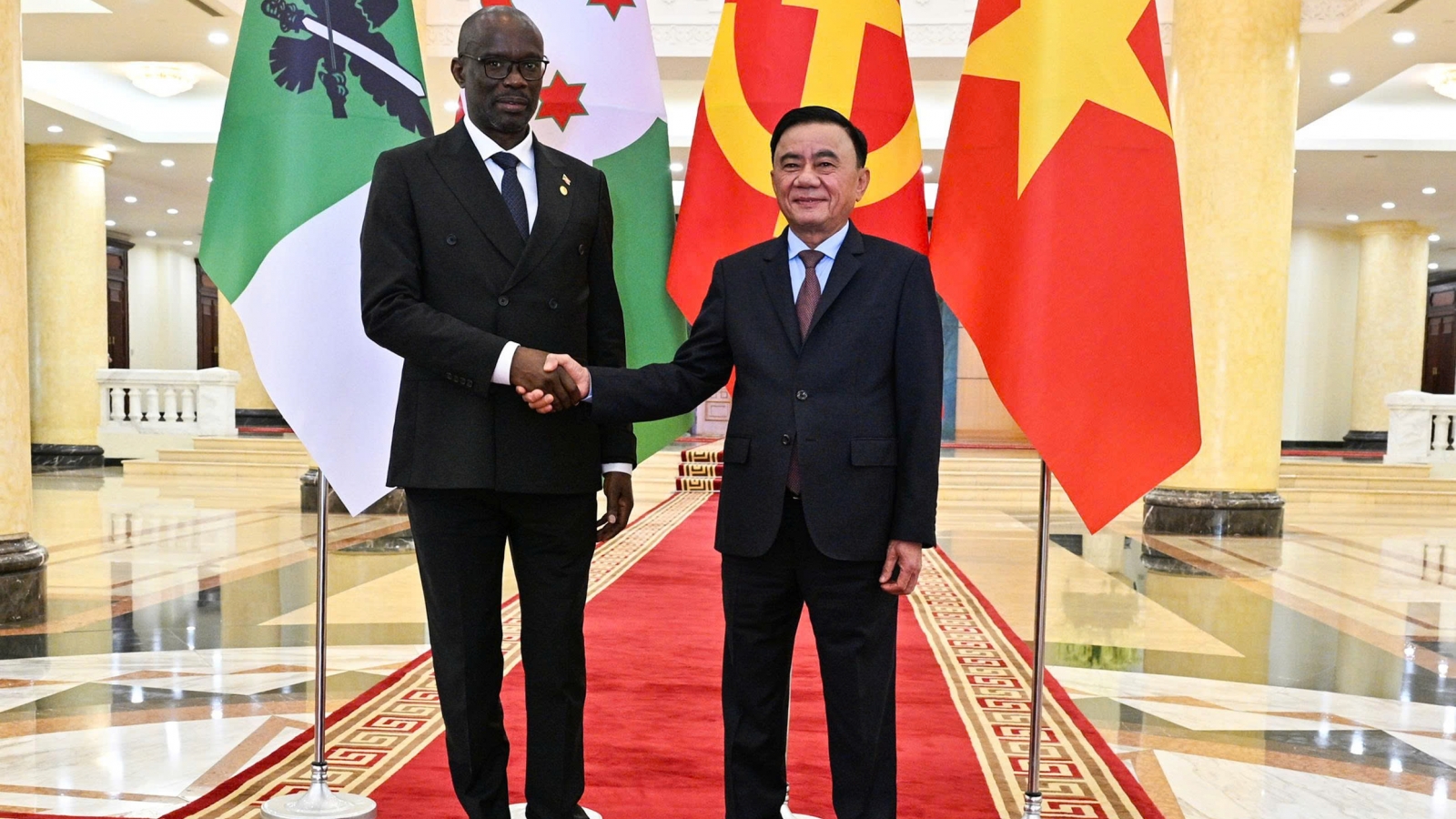 Thường trực Ban Bí thư Trần Cẩm Tú tiếp Tổng Thư ký Đảng CNDD-FDD Burundi