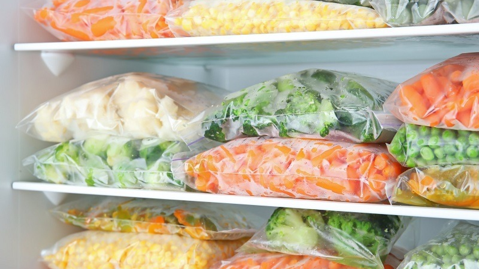 Rau củ quả đông lạnh: Giữ nguyên dinh dưỡng hay mất chất?