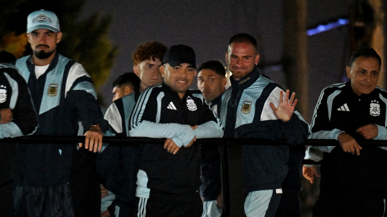 Messi ở lại Mỹ sau World Cup 2026, ĐT Argentina đượm buồn khi trở về nước
