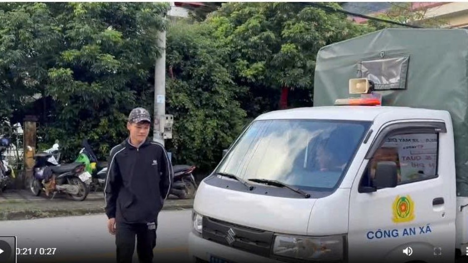 Công an xã ở Cao Bằng đưa thí sinh ngủ quên đến điểm thi kịp giờ