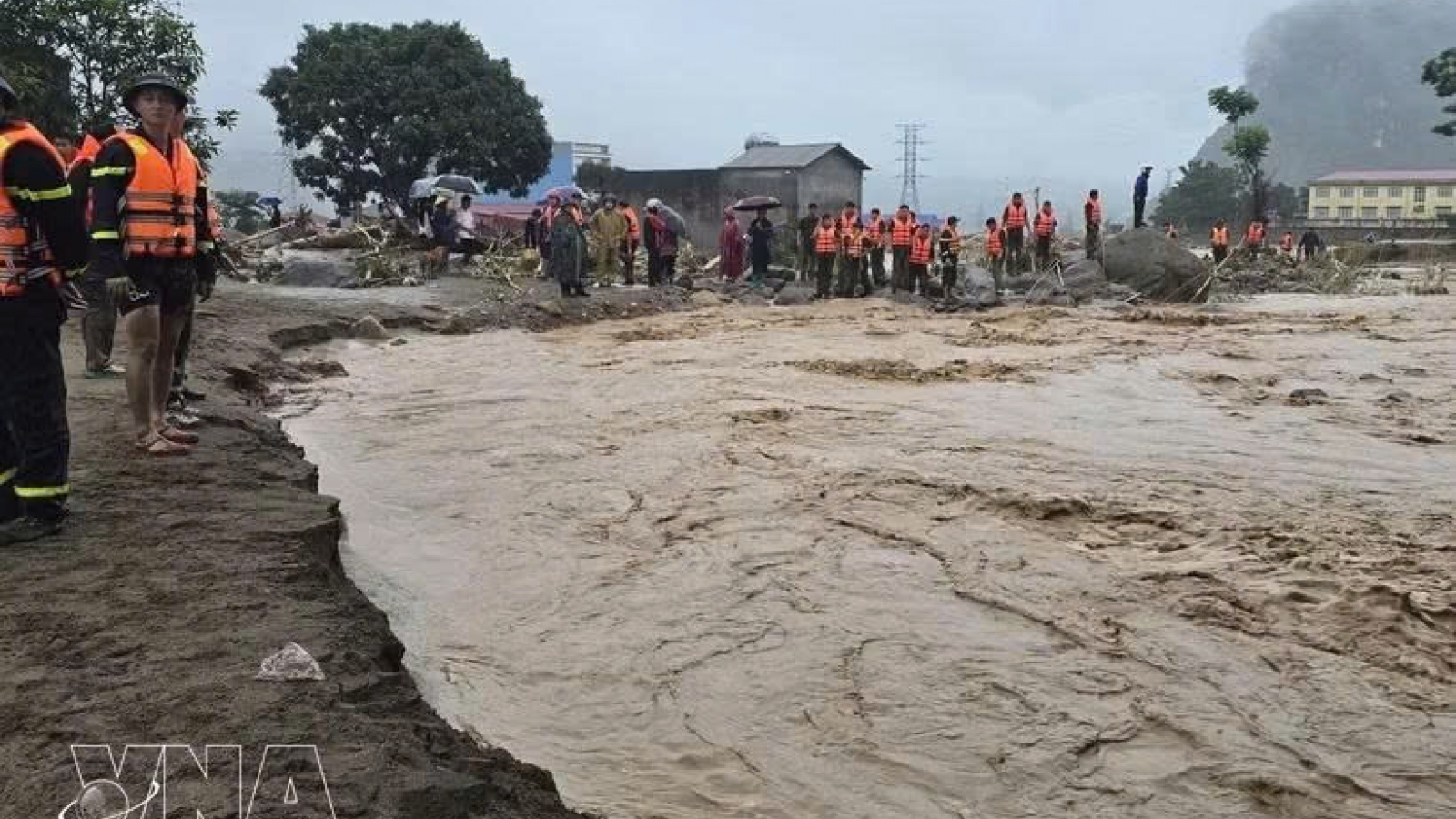 PM orders proactive response to heavy rainfall in northern mountainous region