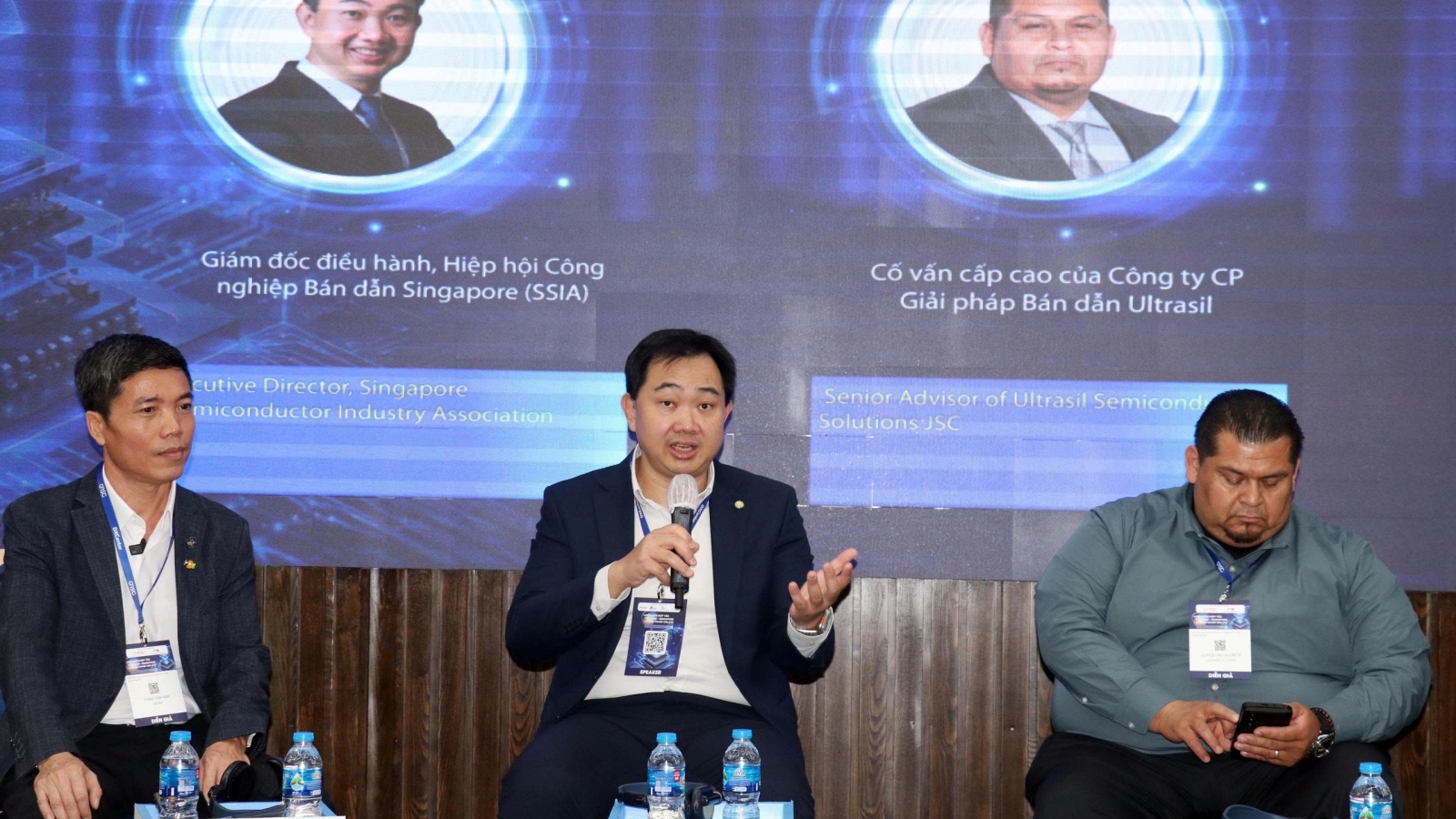 Singapore, Vietnam enhance cooperation in semiconductor industry development