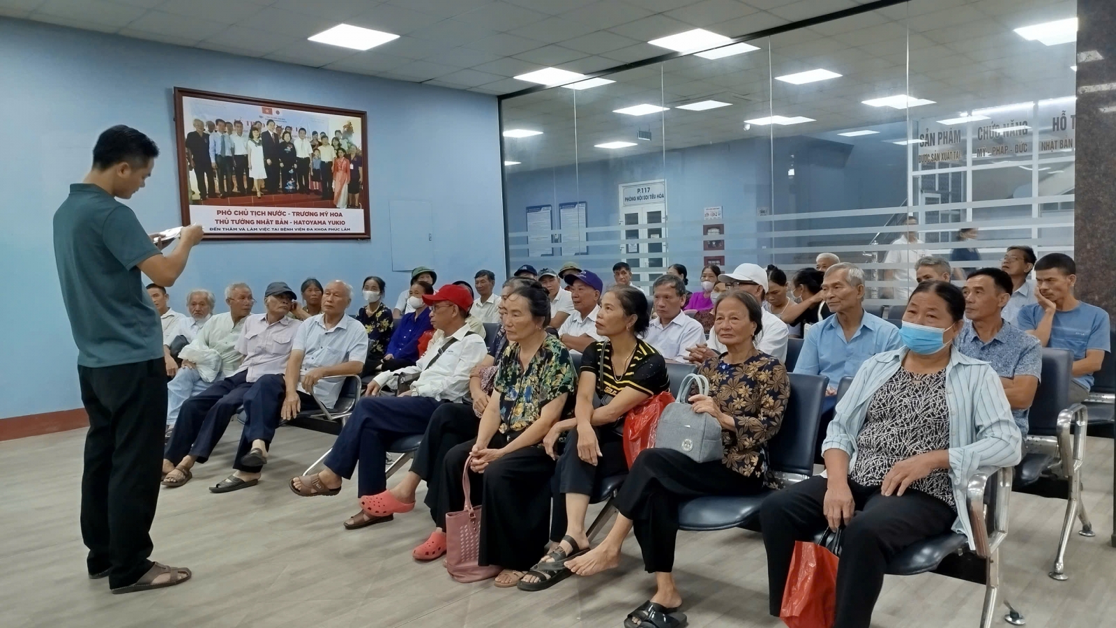 Việt Nam trước ngưỡng già hóa: Chuẩn bị từ hôm nay để không "già trước khi giàu"
