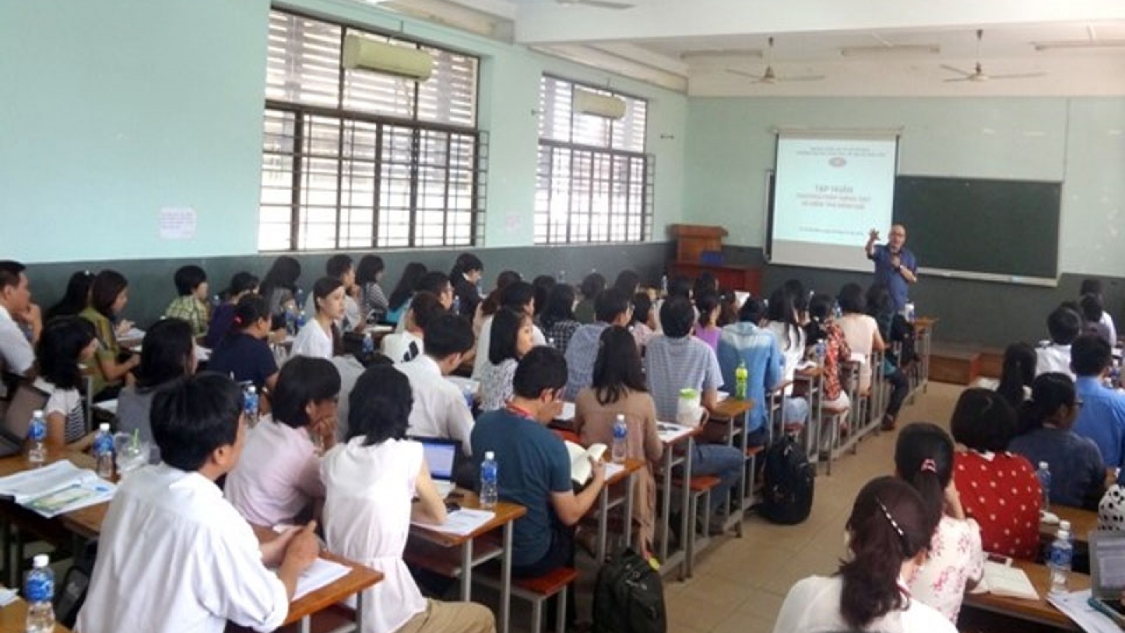 Đề xuất hỗ trợ học tập tới 150% lương cơ sở với sinh viên dân tộc rất ít người