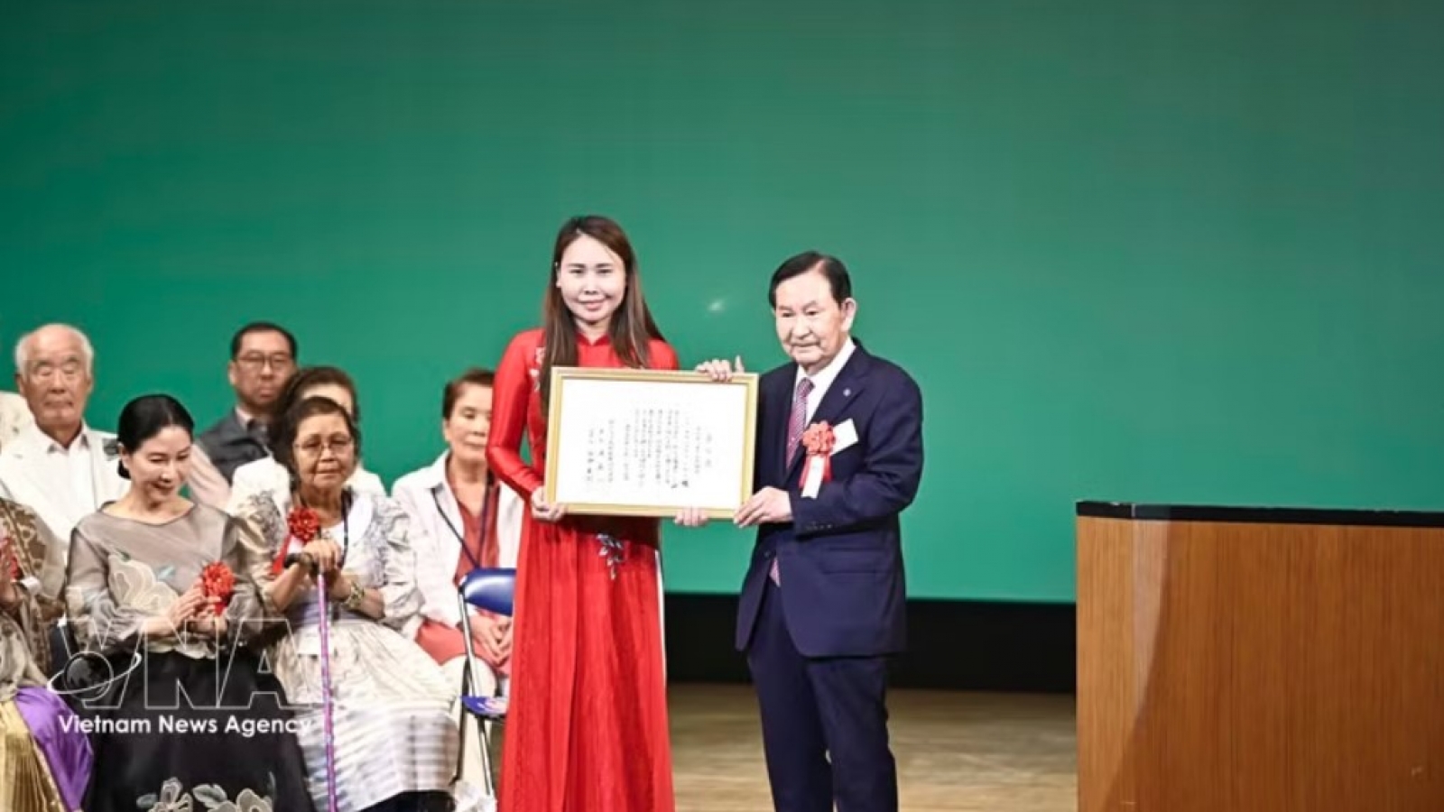 Vietnamese association leader receives Global Citizen Community Award in Japan