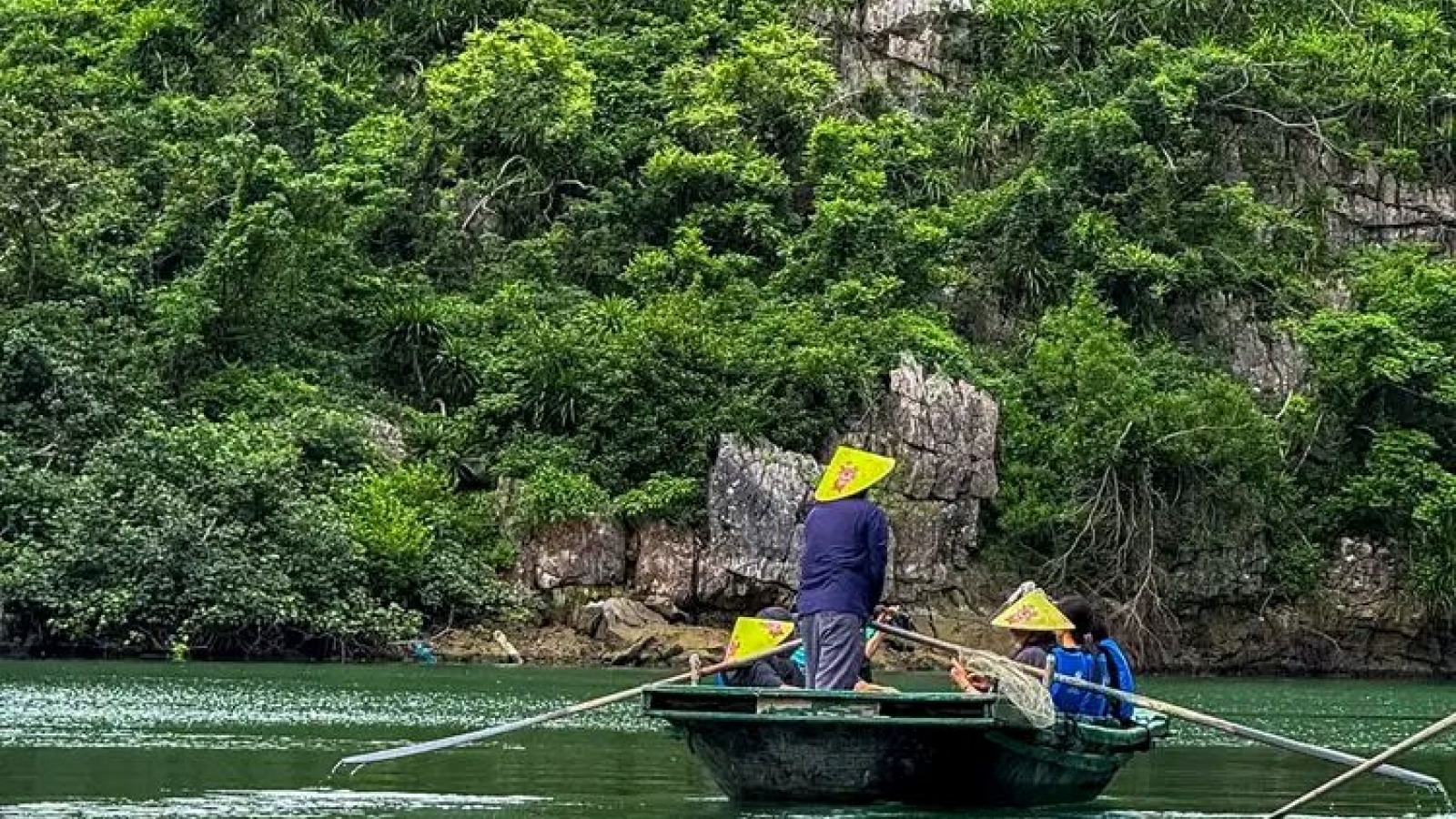 Travel + Leisure senior editor praises Vietnam's travel and cuisine