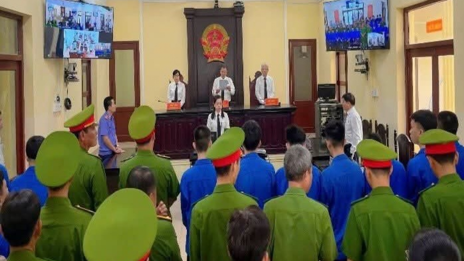 23 bị cáo lĩnh án tù vì hỗn chiến bằng hung khí ở Cà Mau