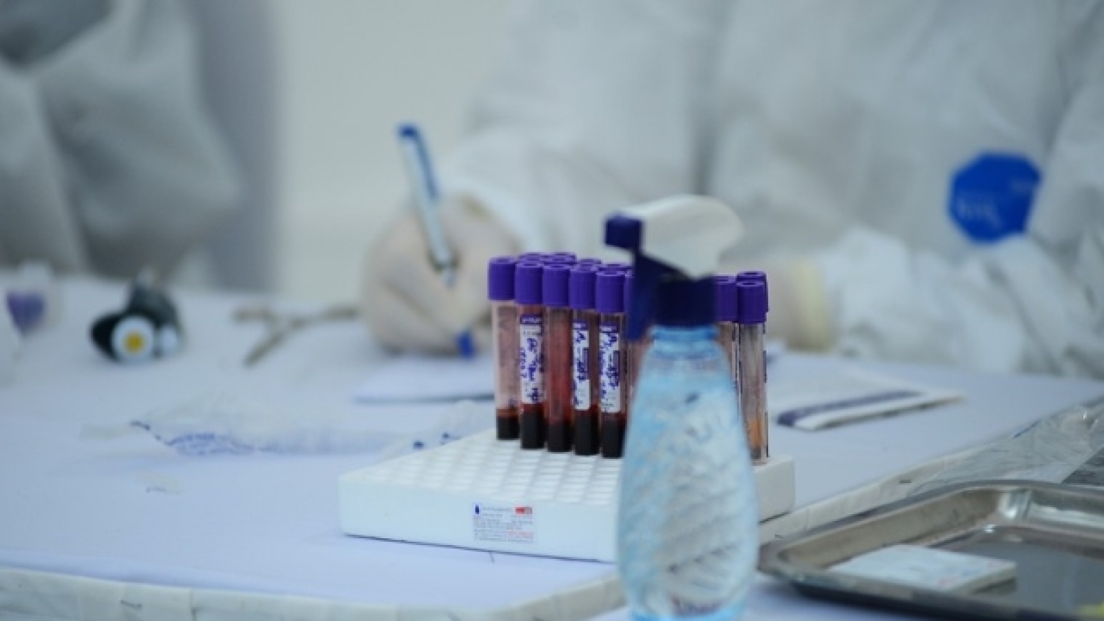 Quy định mới về xác định người bị nhiễm HIV do tai nạn rủi ro nghề nghiệp