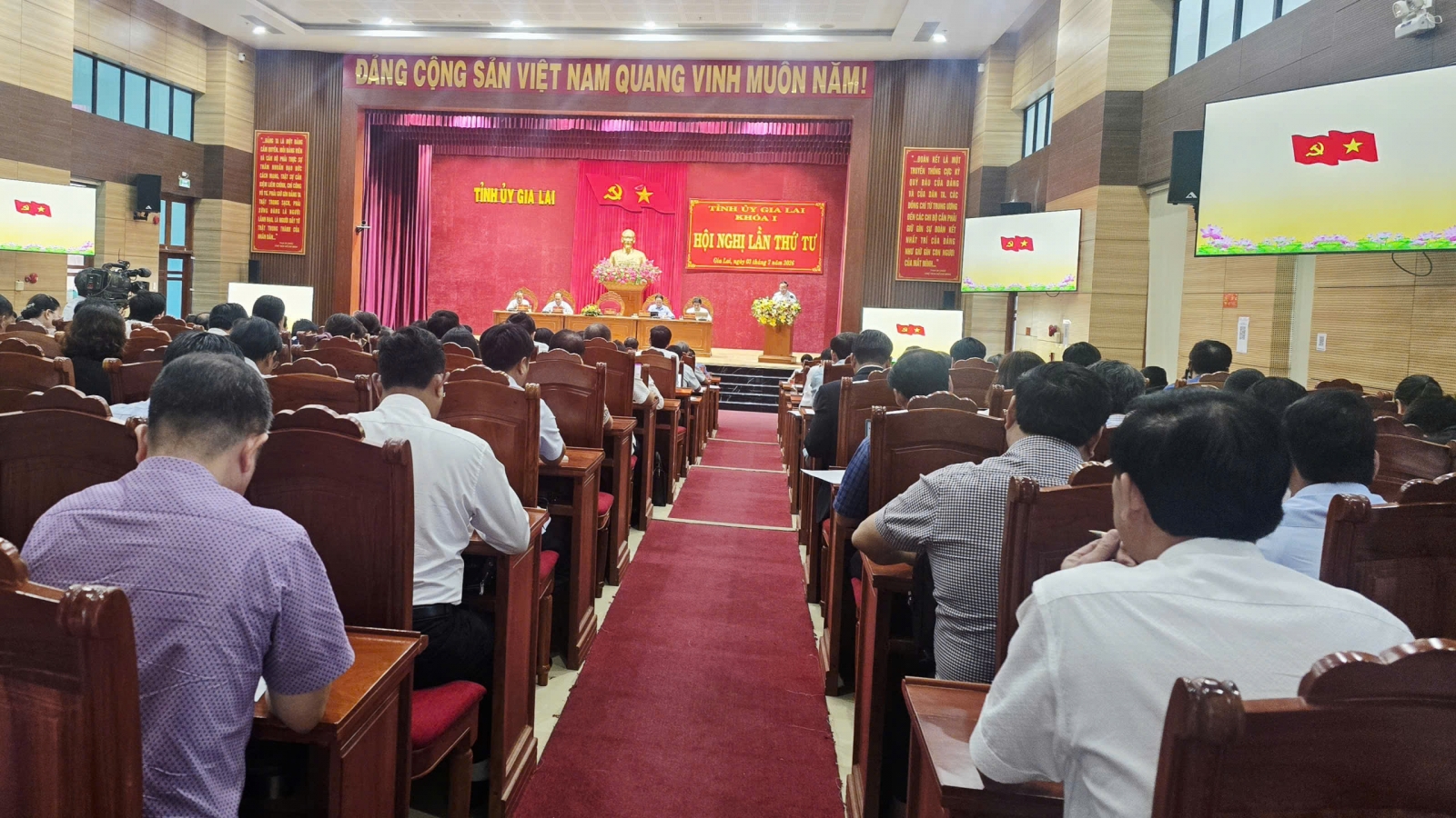 Gia Lai bàn giải pháp tăng trưởng 10,2% năm 2026